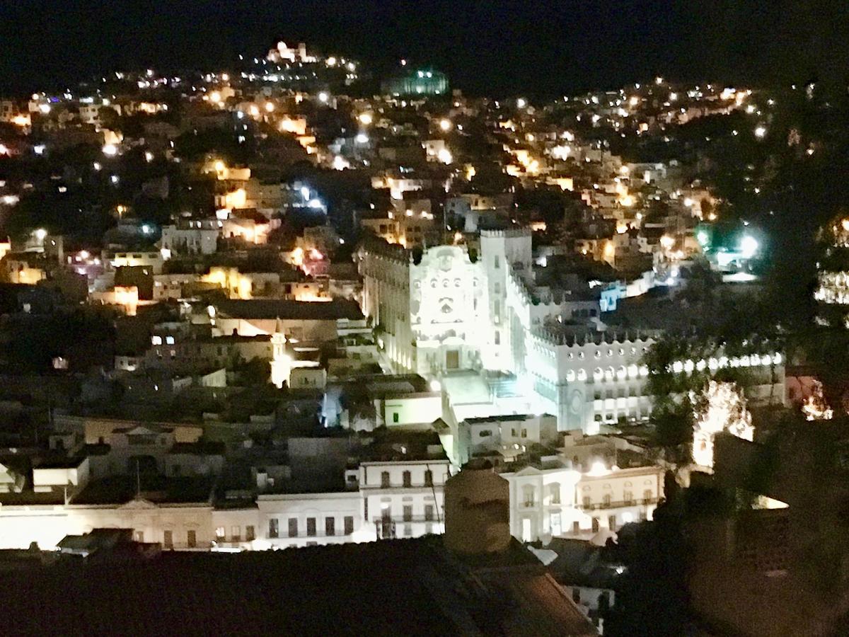 Apartamento Con Terraza A Un Lado Del Monumento Del Pipila Hotell Guanajuato Eksteriør bilde